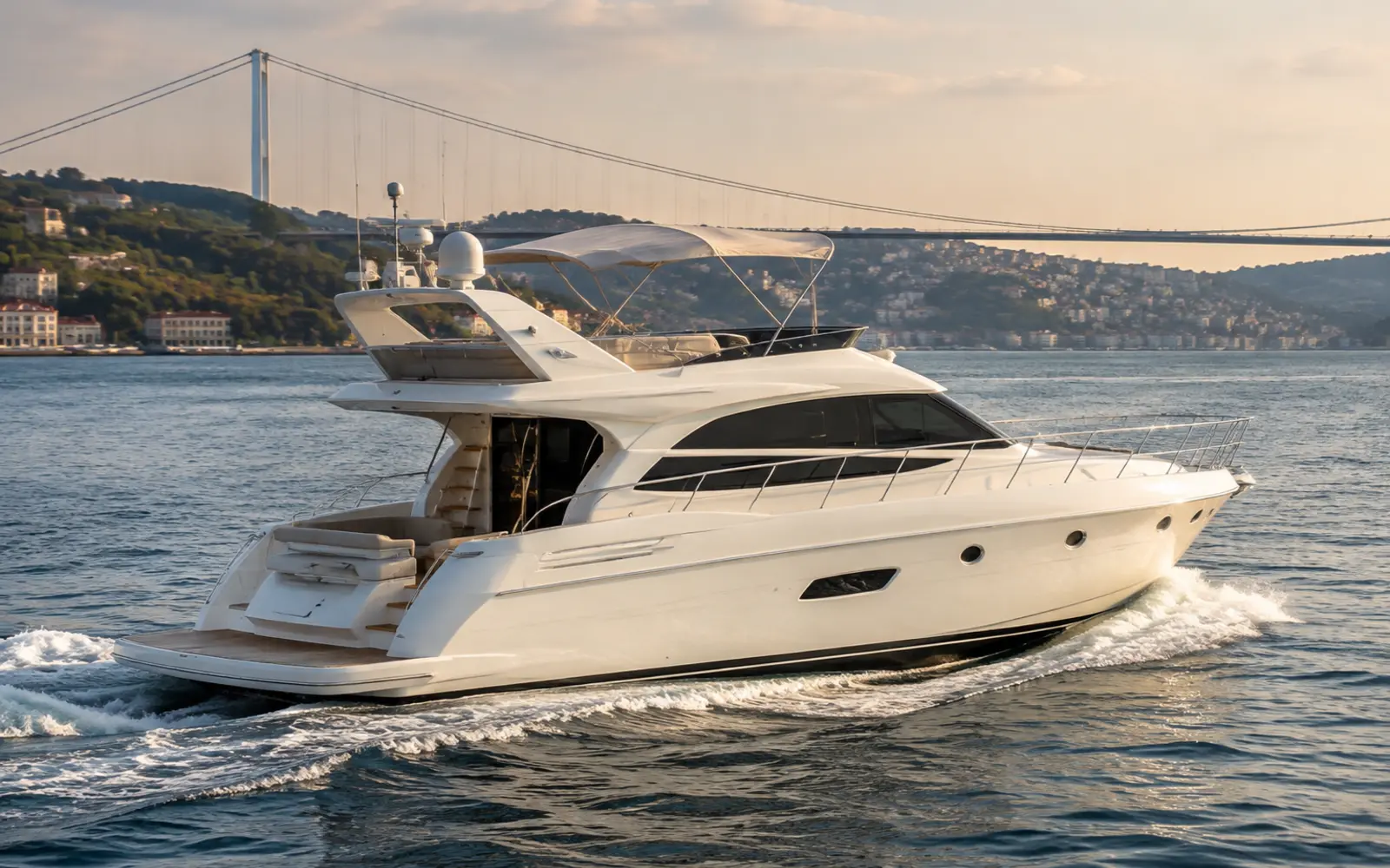 Aden Elite Motoryat ile İstanbul Boğazı yat kiralama